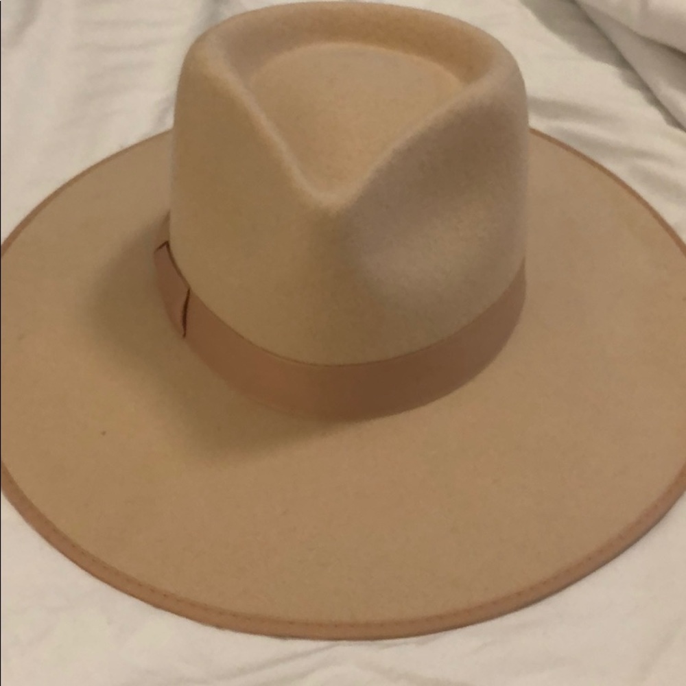 Lack of color wool hat // the rancher